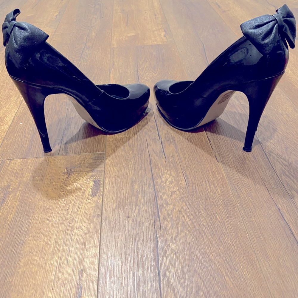 Dolce Vita Leather Heels with Bow